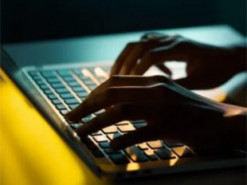 Хотів зекономити, а втратив 66 тисяч: як пенсіонер з Хмельниччини потрапив у пастку шахраїв